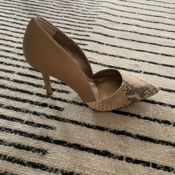 BCBGeneration Beige Snake Skin Heels, Sz 9 (Wmn) - Picture 7 of 9